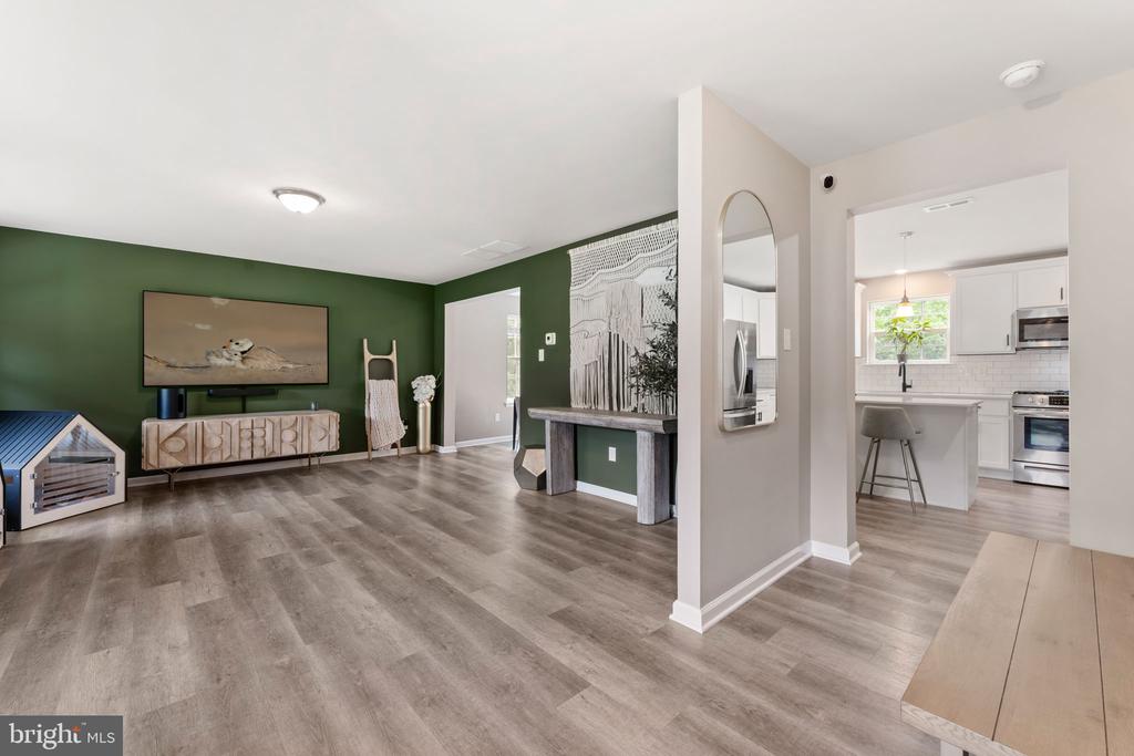 8 WHITETAIL DRIVE