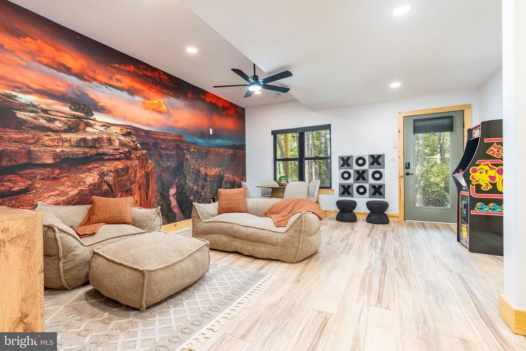 6 ALDER LANE