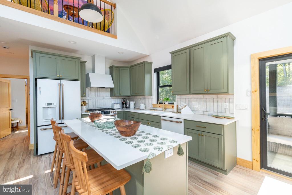 6 ALDER LANE