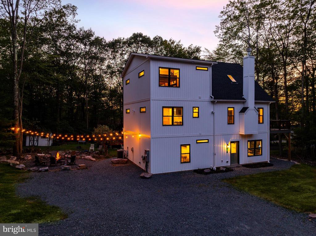 6 ALDER LANE