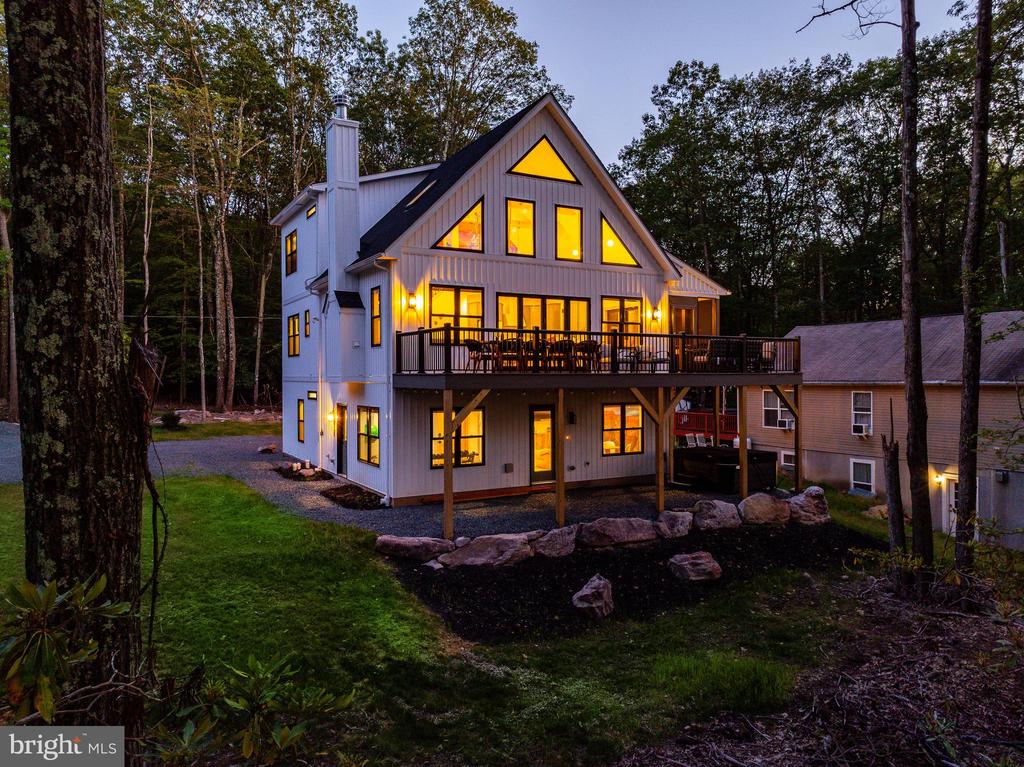 6 ALDER LANE