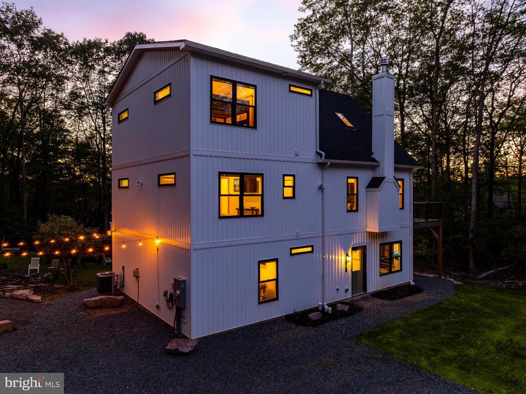 6 ALDER LANE
