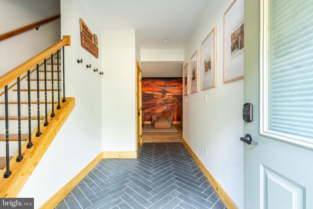 6 ALDER LANE