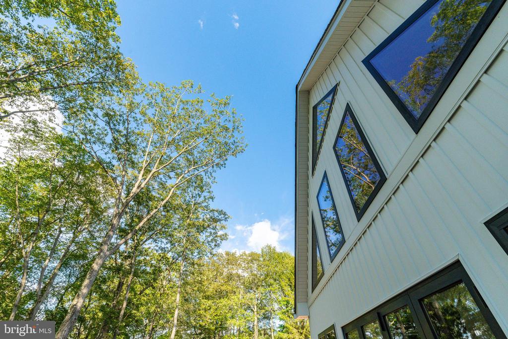 6 ALDER LANE