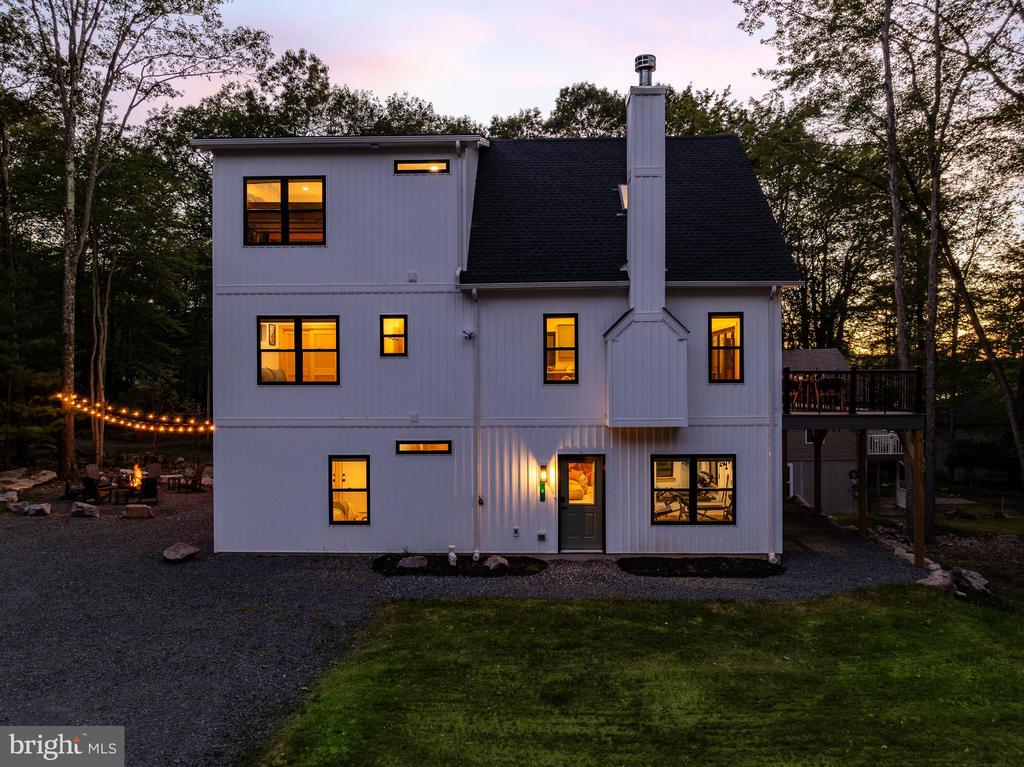 6 ALDER LANE