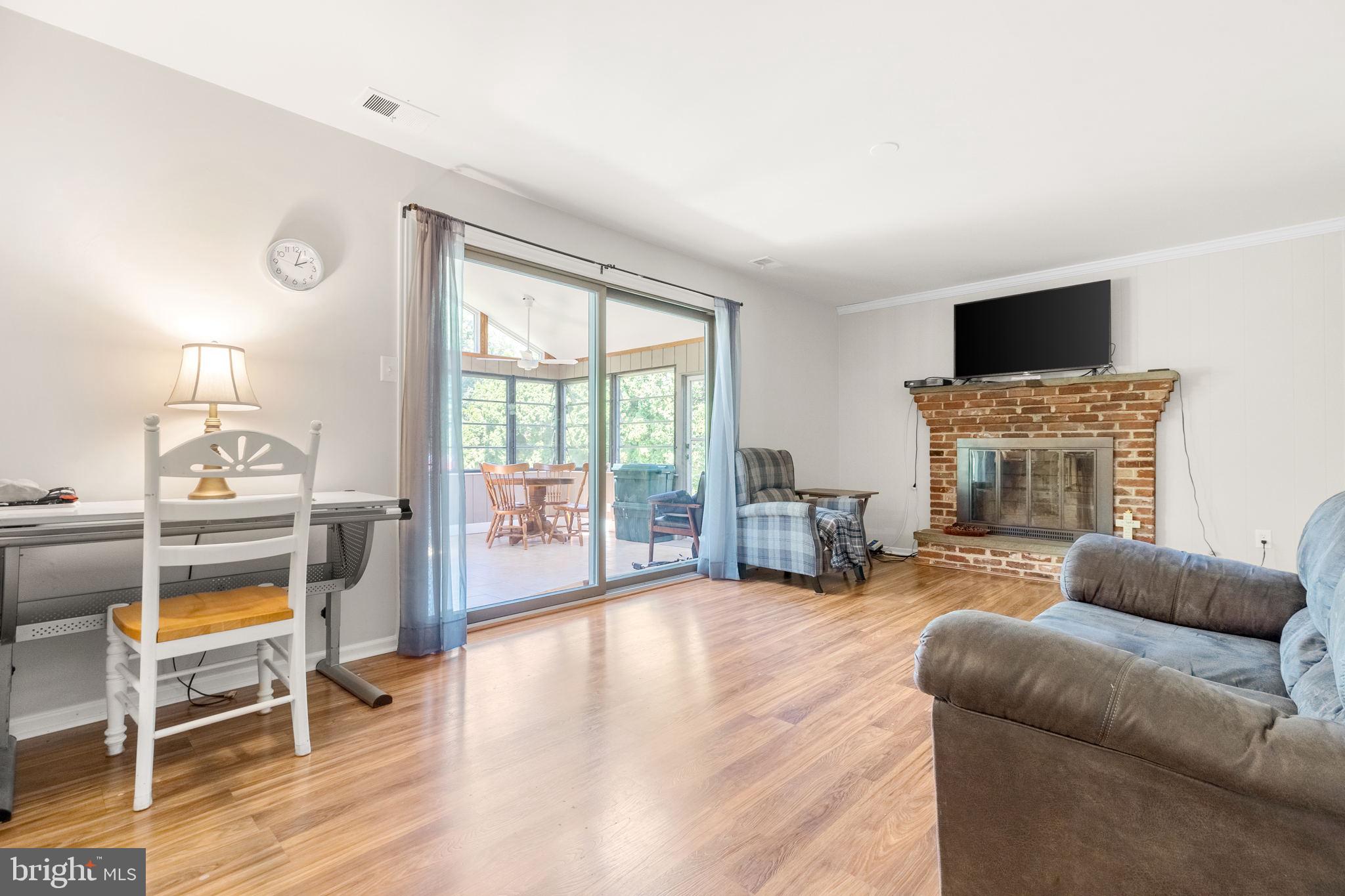 3405 WINDSOR LANE