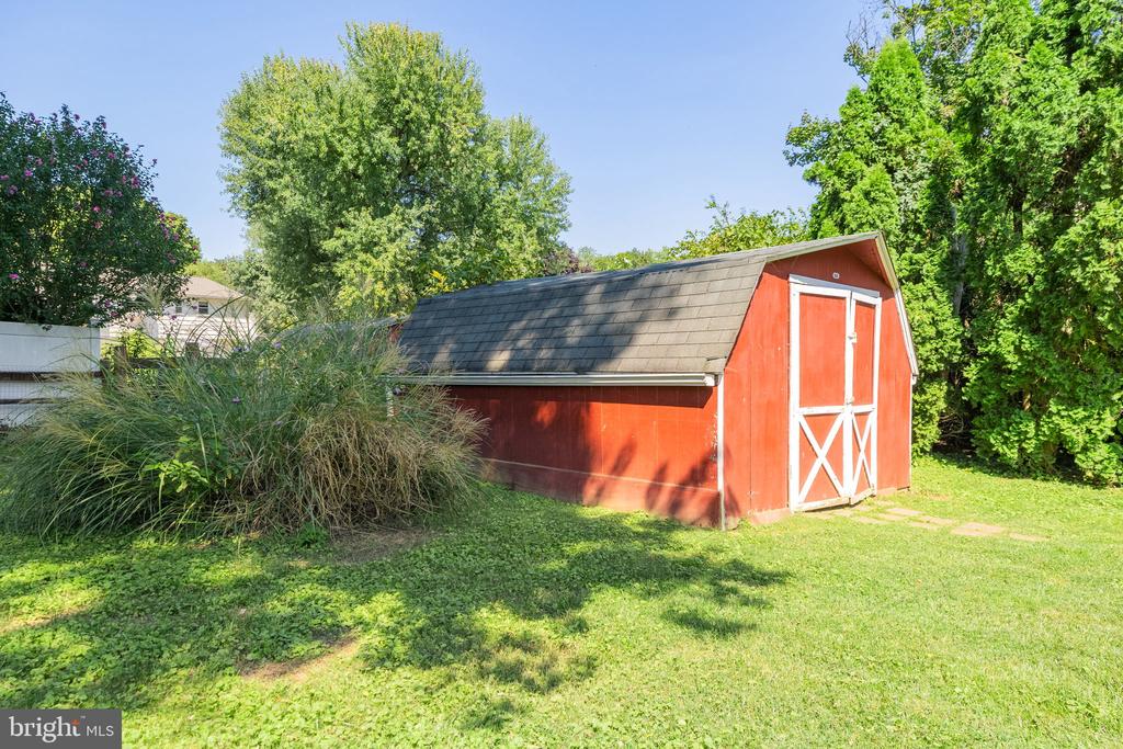 3405 WINDSOR LANE