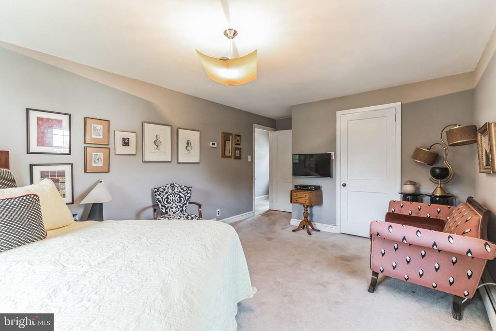 5 PLUSH MILL ROAD
