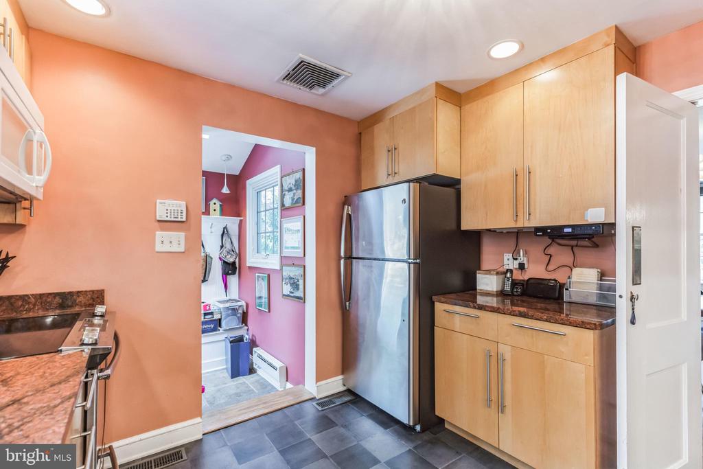 5 PLUSH MILL ROAD