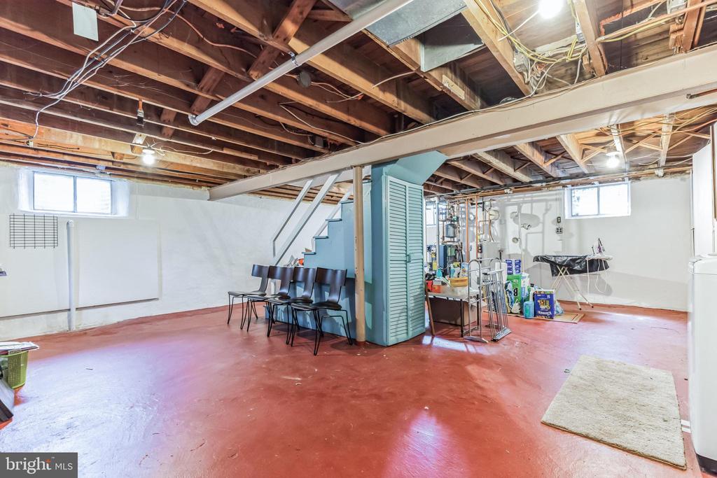 5 PLUSH MILL ROAD