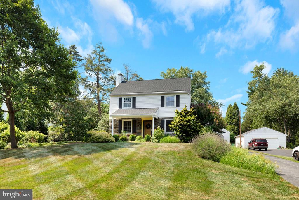 5 PLUSH MILL ROAD