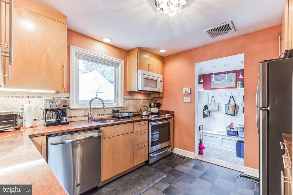 5 PLUSH MILL ROAD