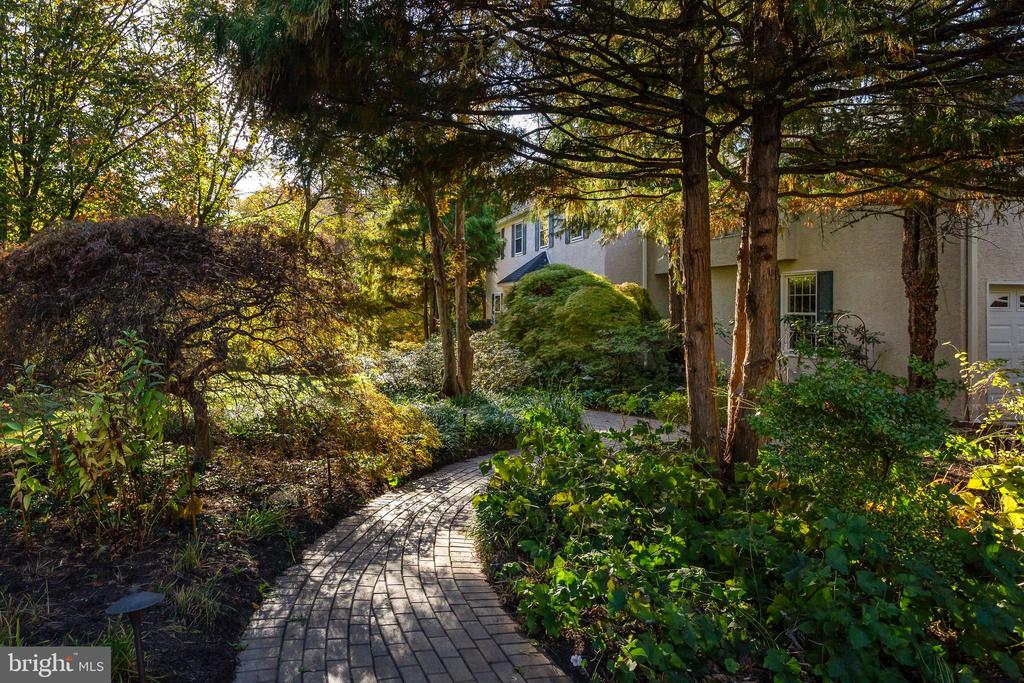 209 RAWLES RUN LANE