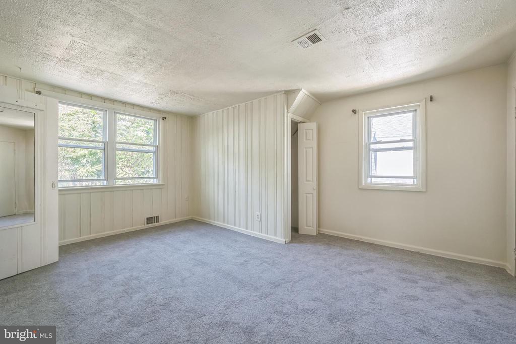 23 W RIDGE ROAD