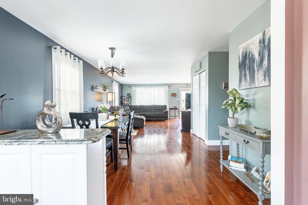 1230 NICOLE LANE