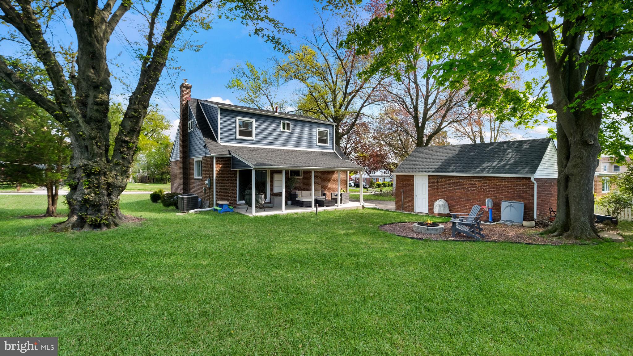 618 DELFT LANE