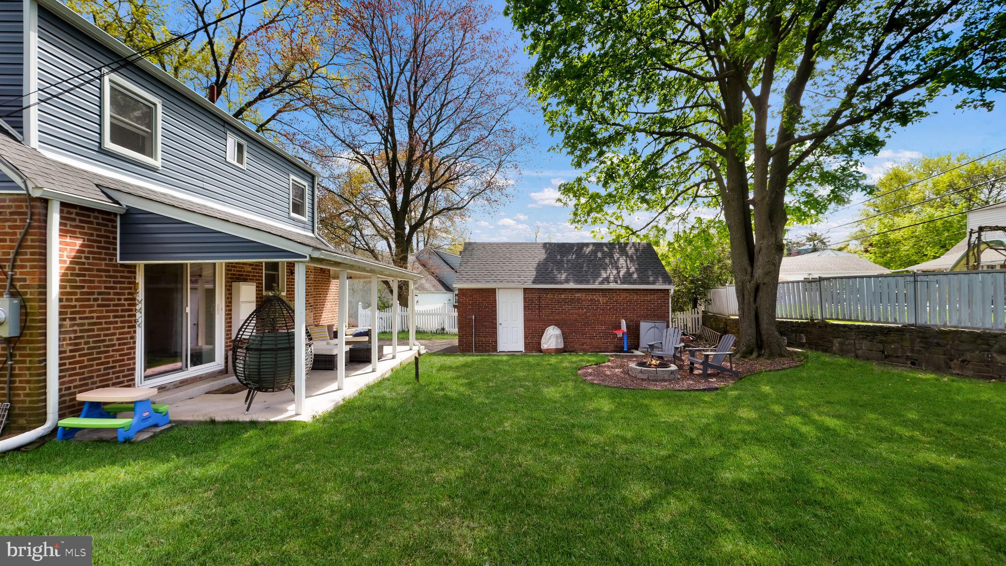 618 DELFT LANE