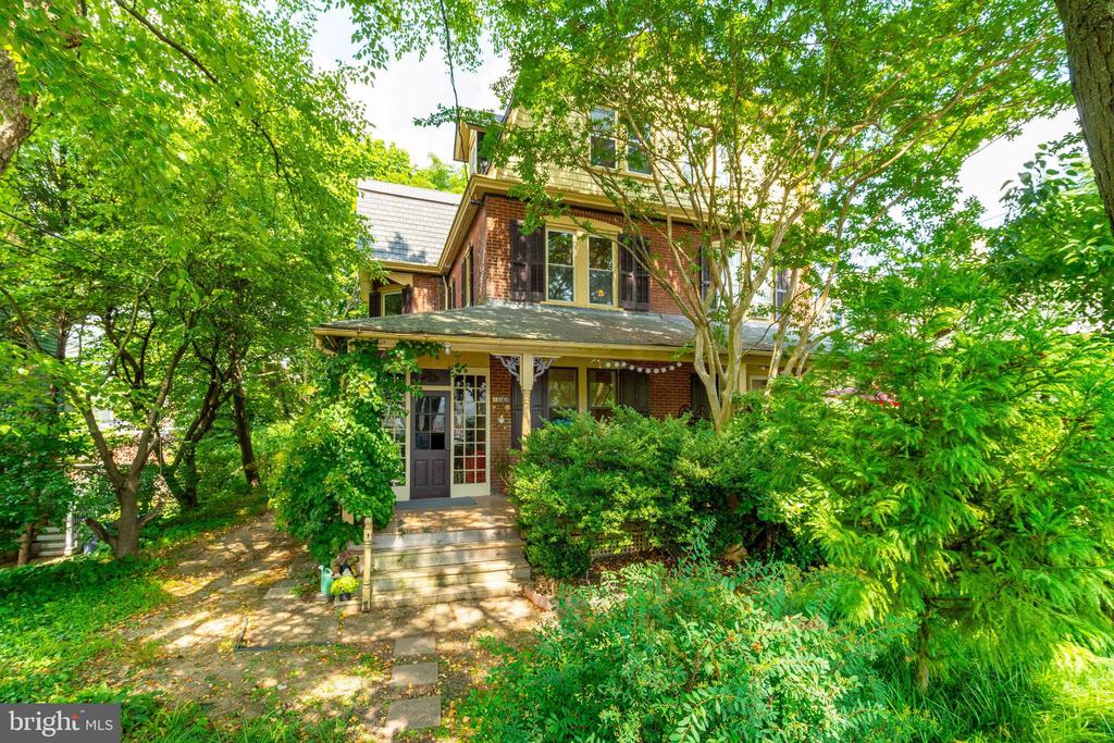 104 WALNUT STREET