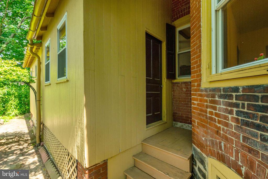 104 WALNUT STREET