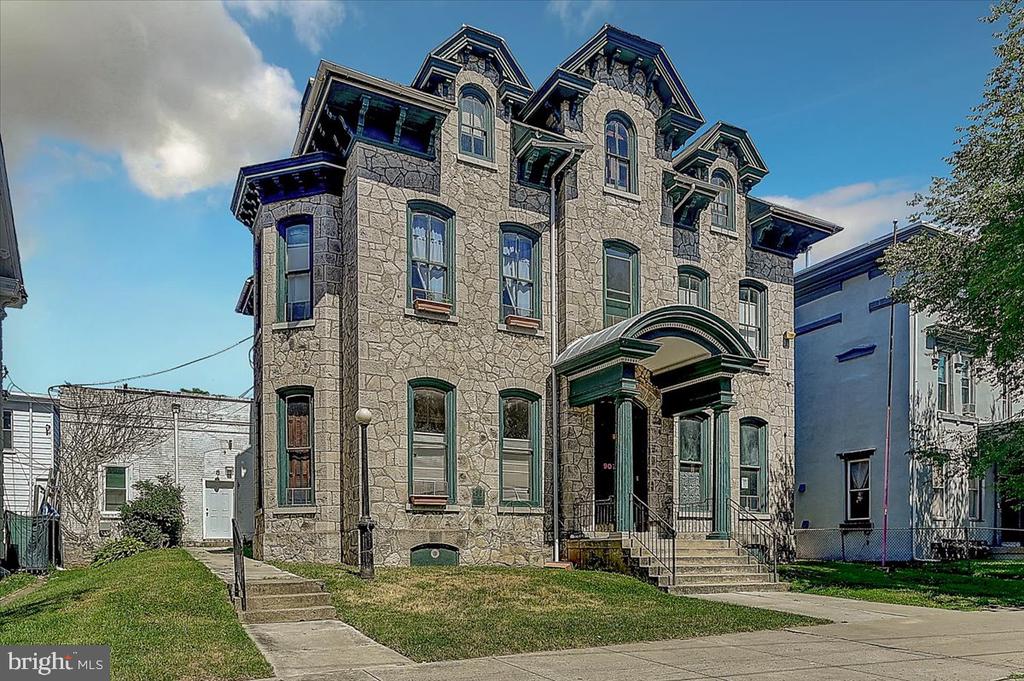 907 DEKALB STREET