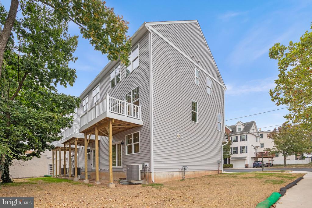 373 PROSPECT AVENUE