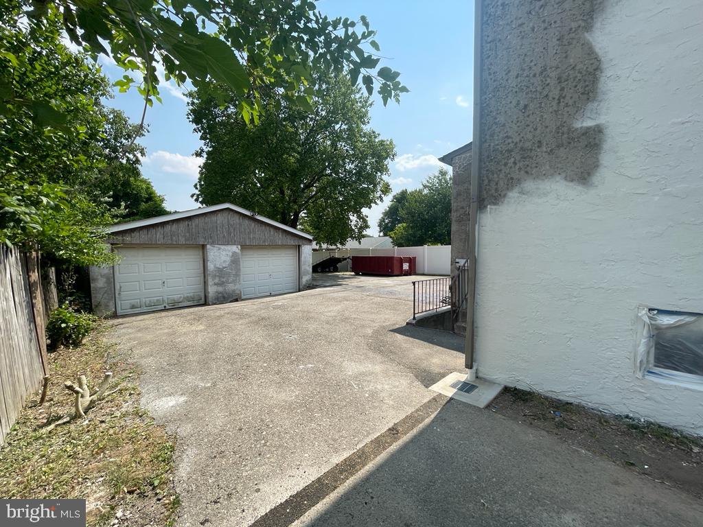 734 SUNNYSIDE AVENUE 1