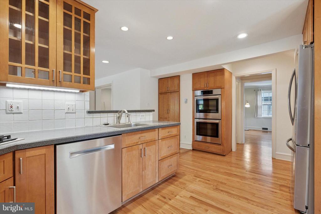 407 SHORTRIDGE DRIVE