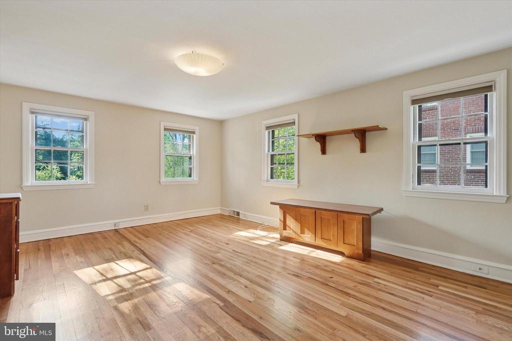 407 SHORTRIDGE DRIVE