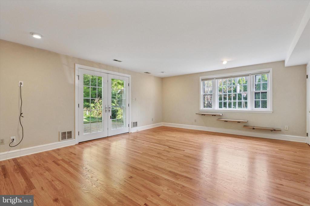 407 SHORTRIDGE DRIVE