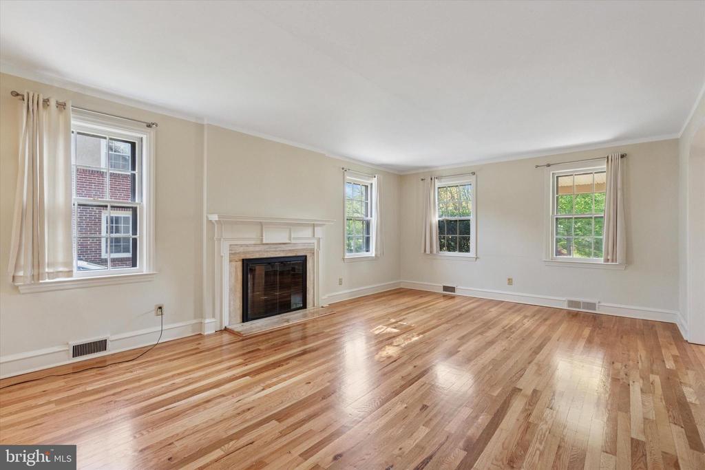 407 SHORTRIDGE DRIVE