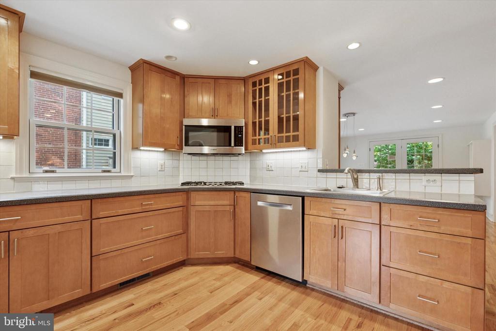 407 SHORTRIDGE DRIVE