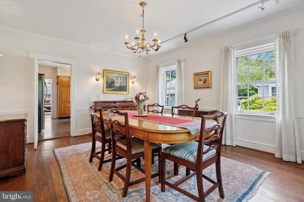 252 HATHAWAY LANE