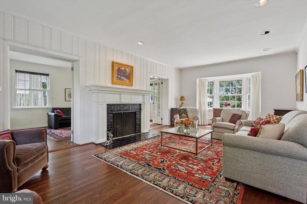 252 HATHAWAY LANE