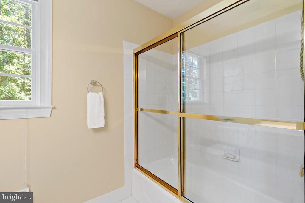 1145 PENLLYN BLUE BELL PIKE