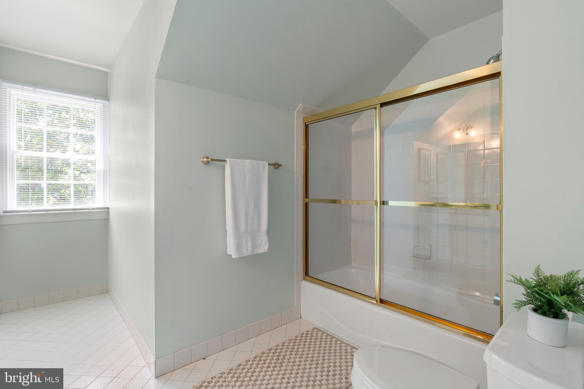 1145 PENLLYN BLUE BELL PIKE