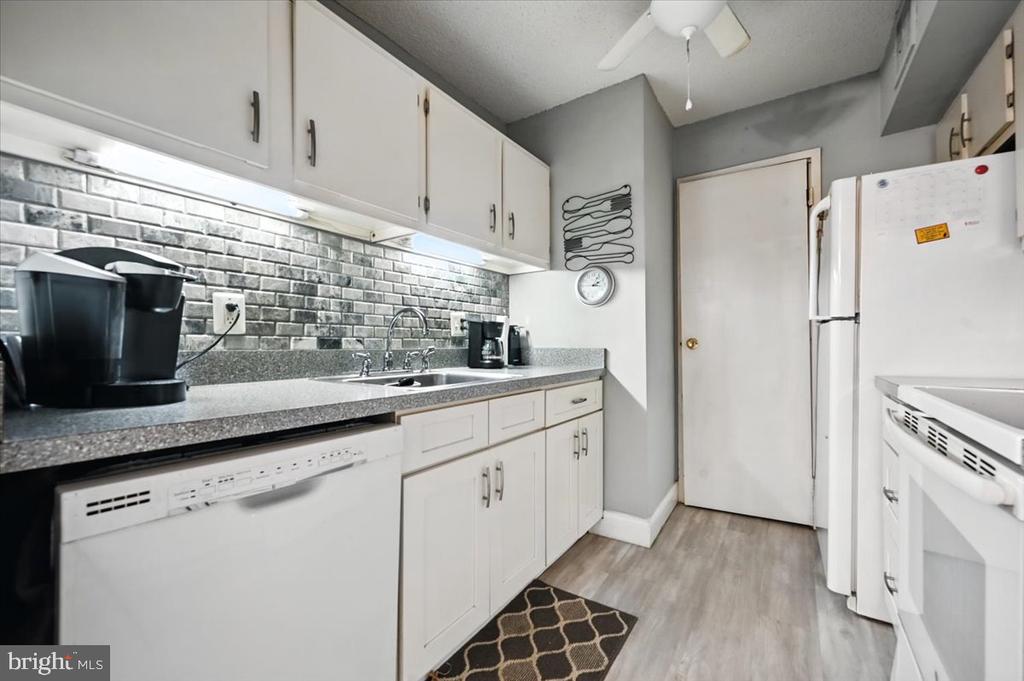 666 W GERMANTOWN PIKE 1607