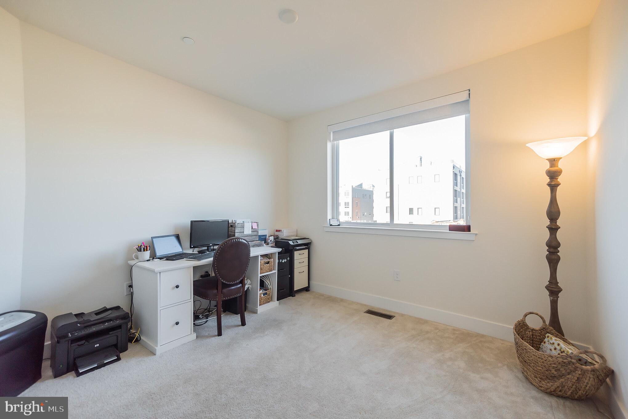 605 LAKEVIEW COURT 19 LOWER