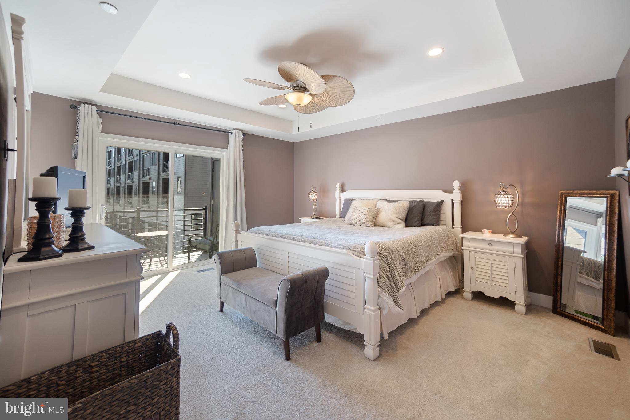 605 LAKEVIEW COURT 19 LOWER