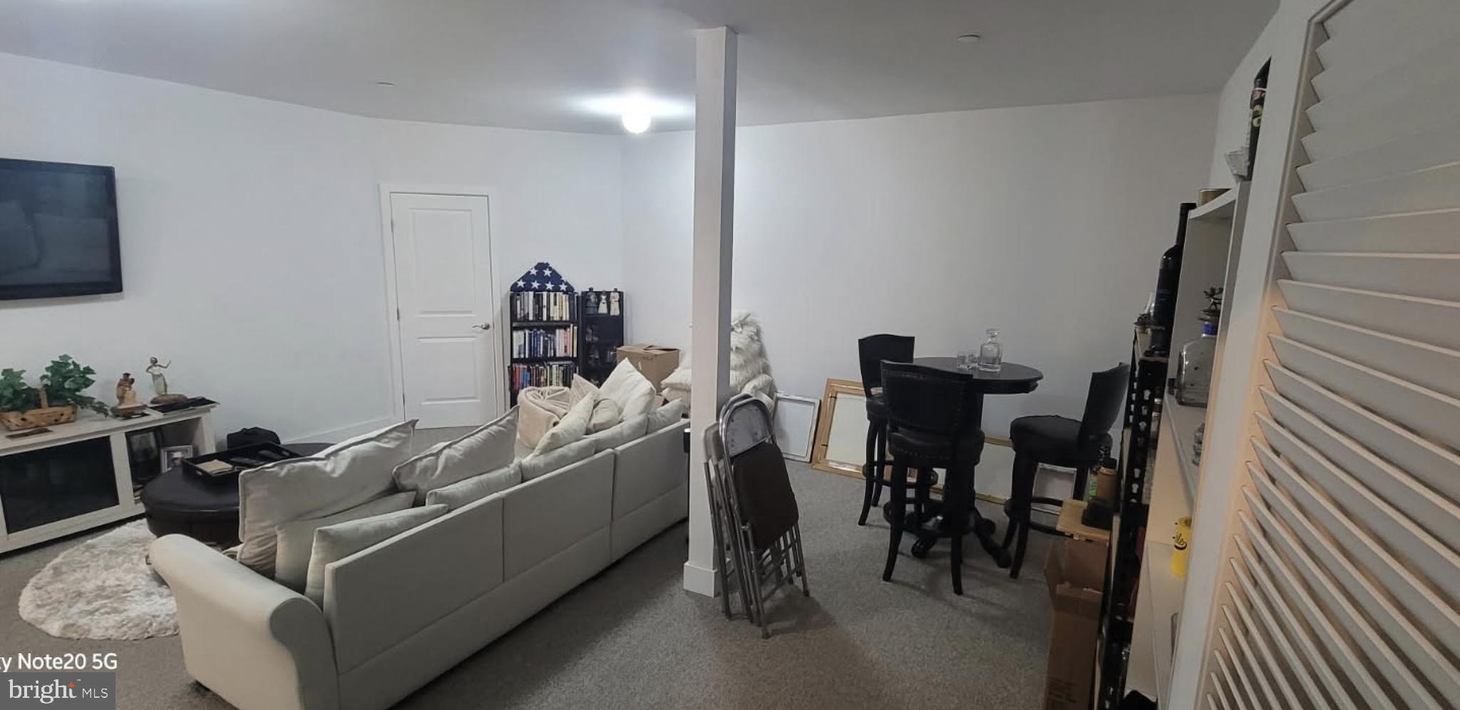 605 LAKEVIEW COURT 19 LOWER