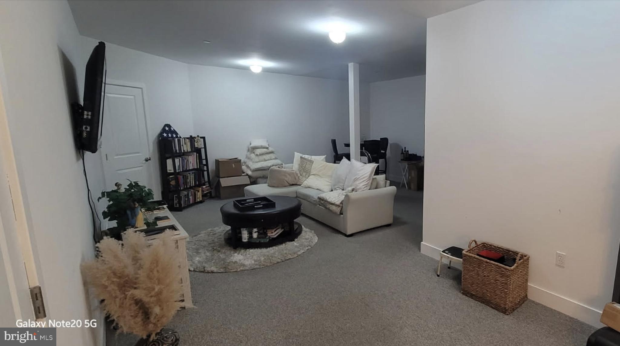 605 LAKEVIEW COURT 19 LOWER