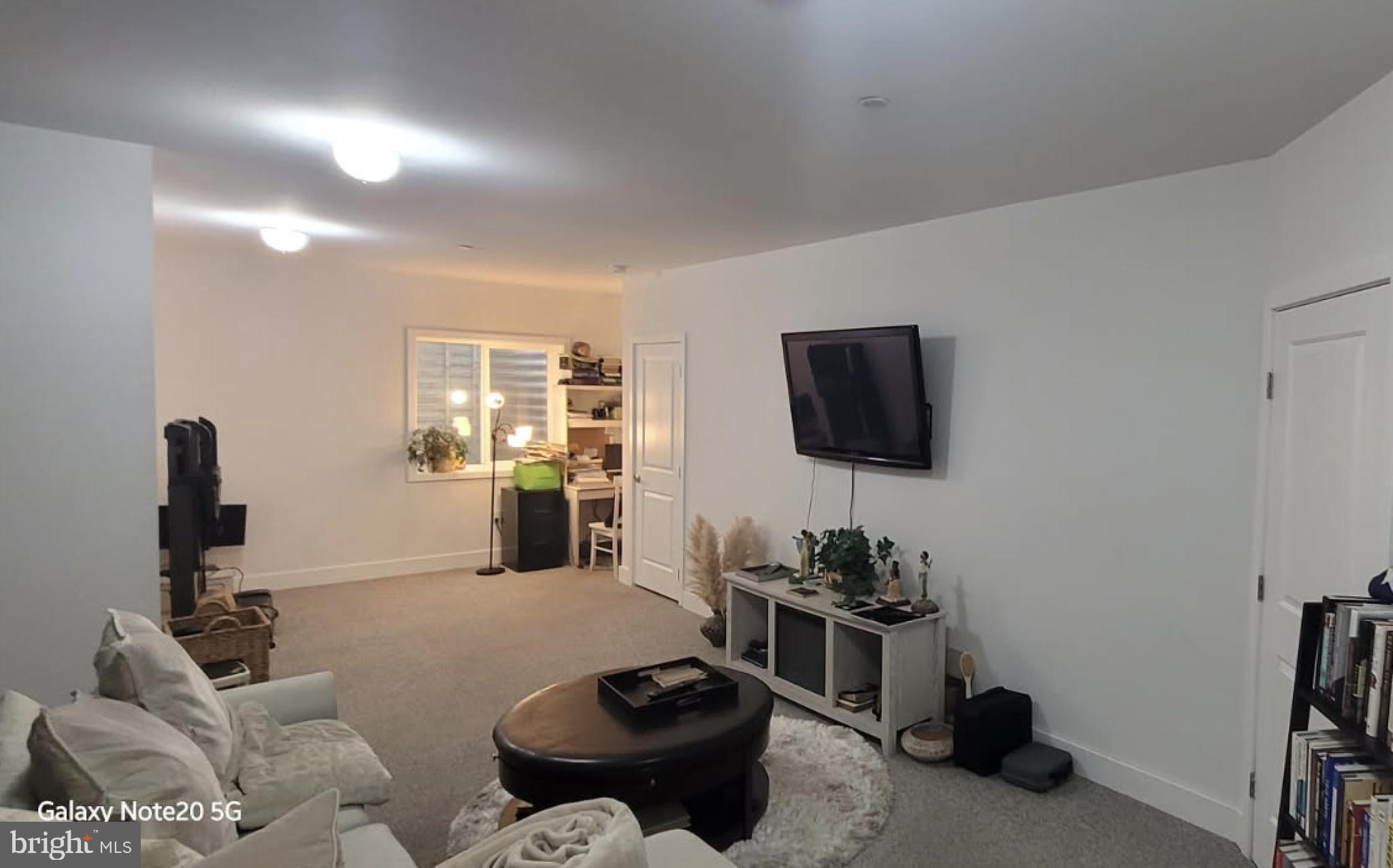 605 LAKEVIEW COURT 19 LOWER