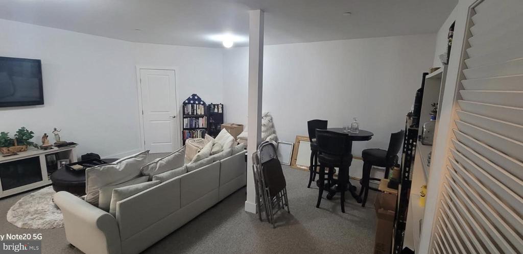 605 LAKEVIEW COURT 19 LOWER