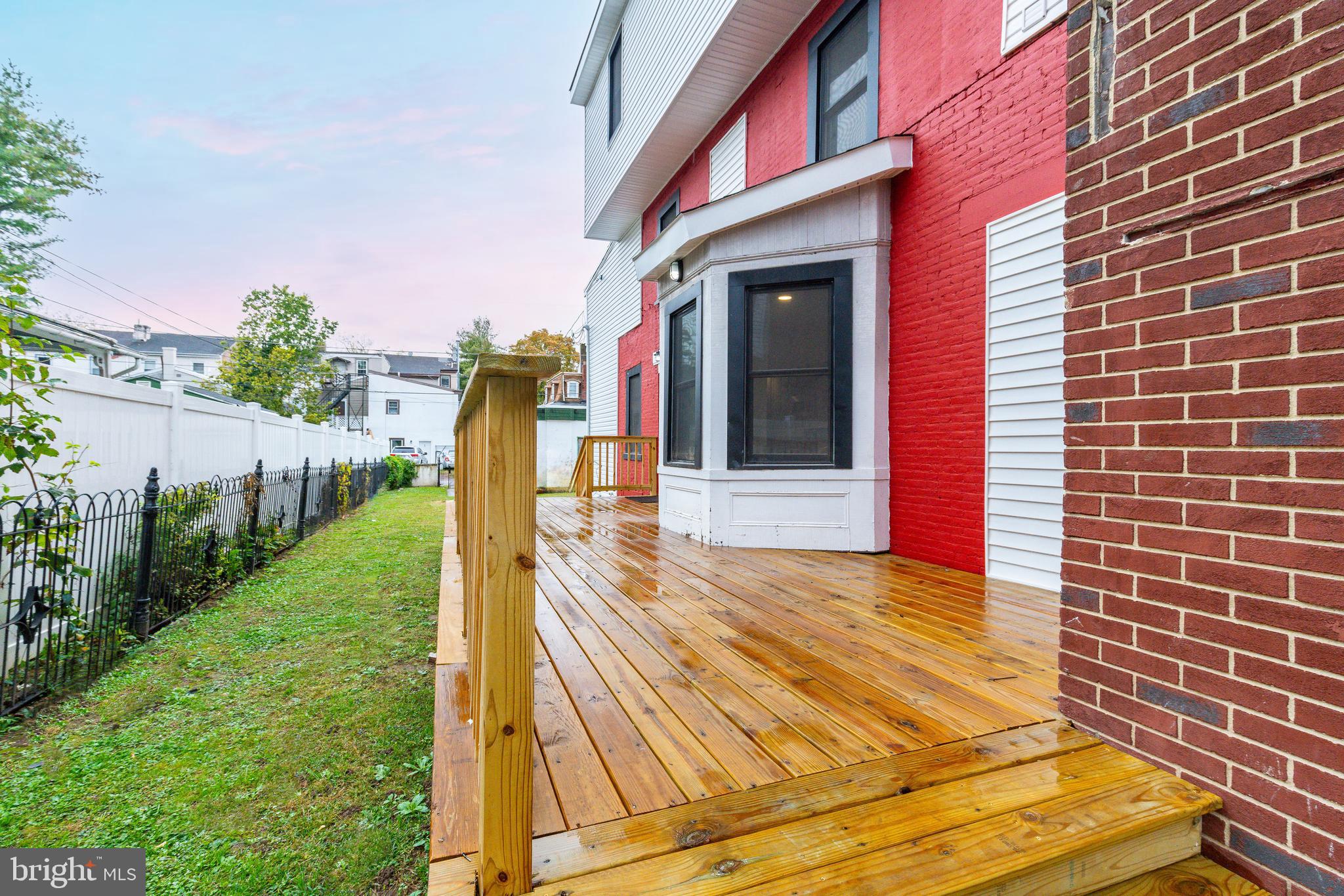 32 E ELM STREET