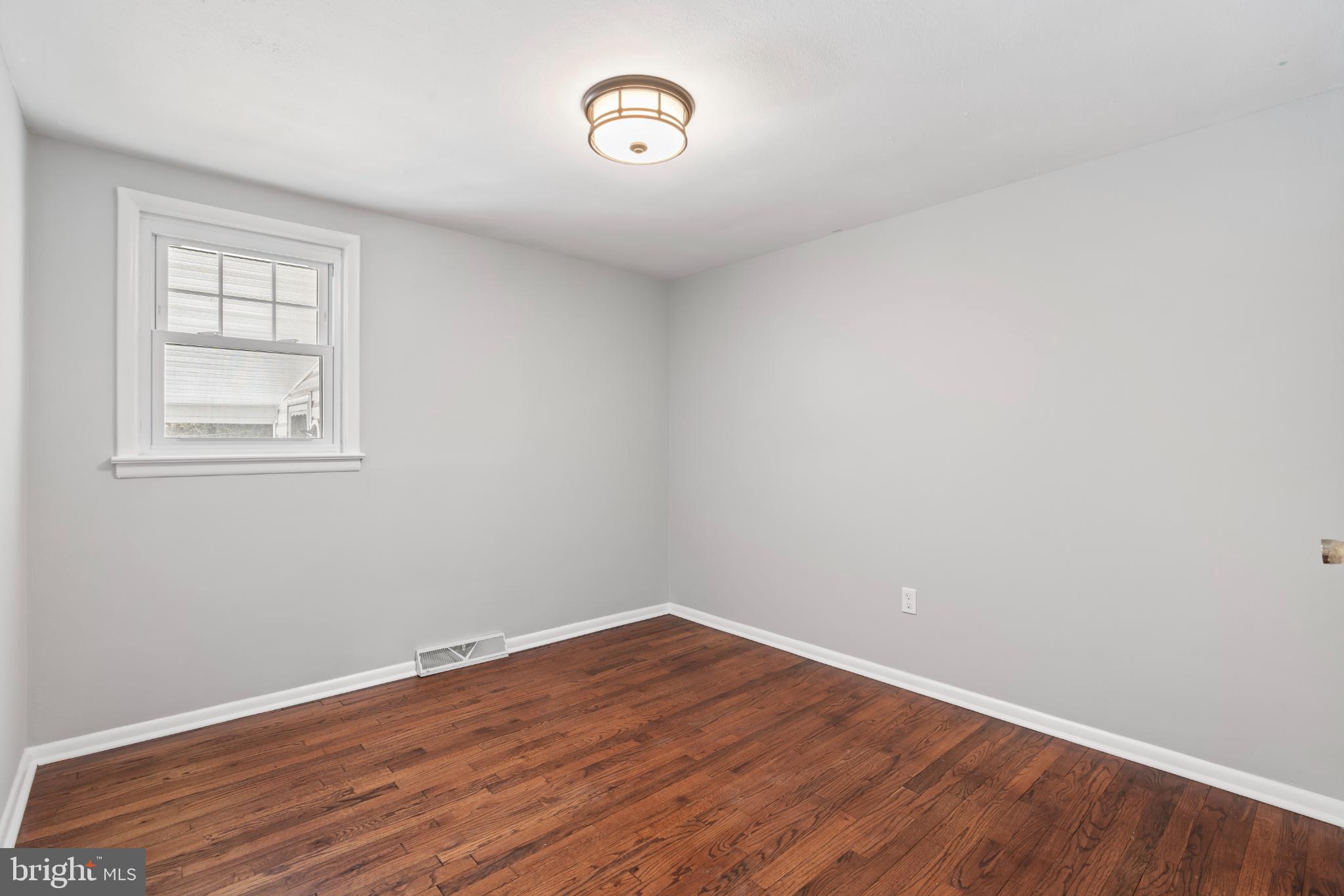 407 W MORELAND AVENUE