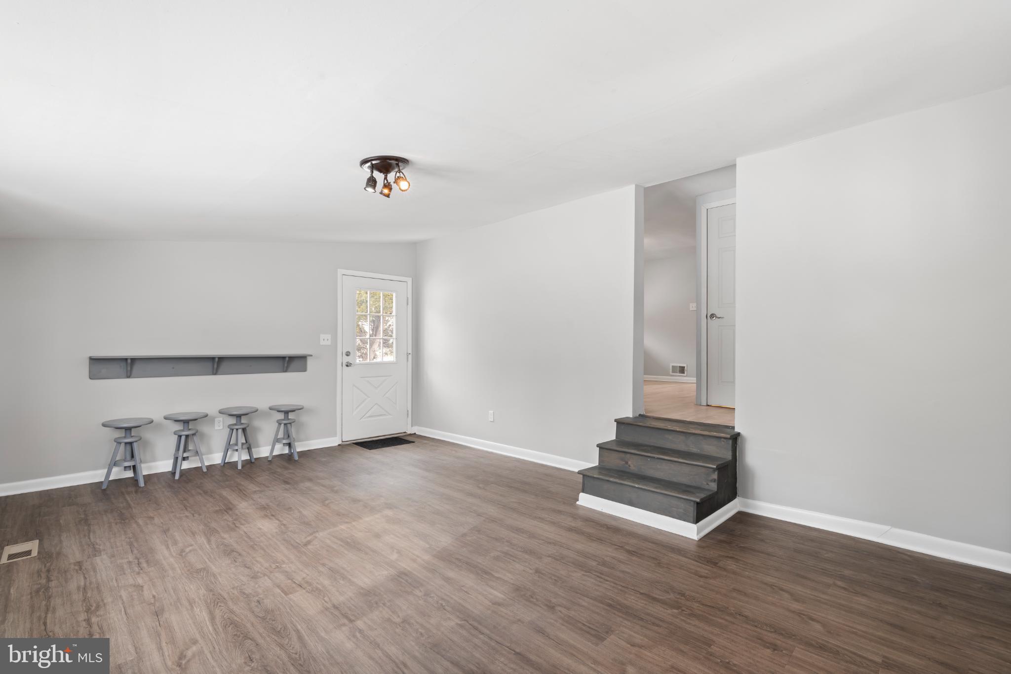 407 W MORELAND AVENUE