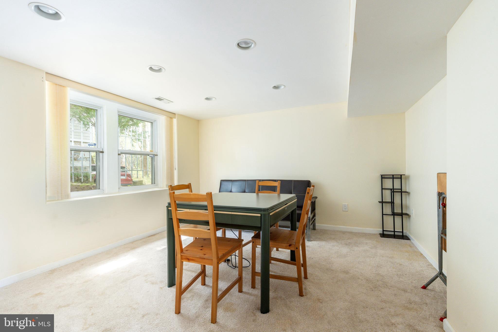 1058 HUNTINGDON PIKE