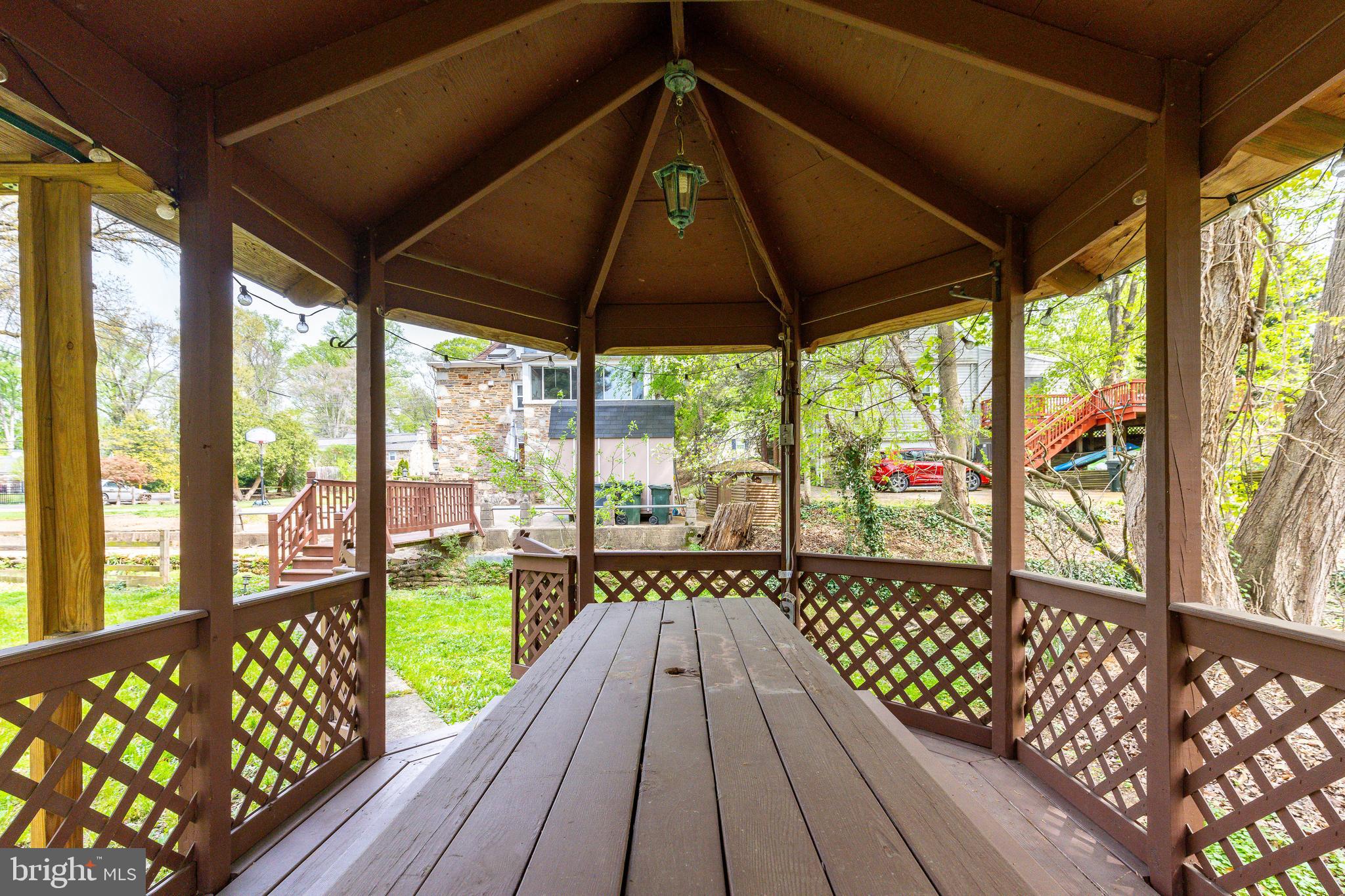 1058 HUNTINGDON PIKE