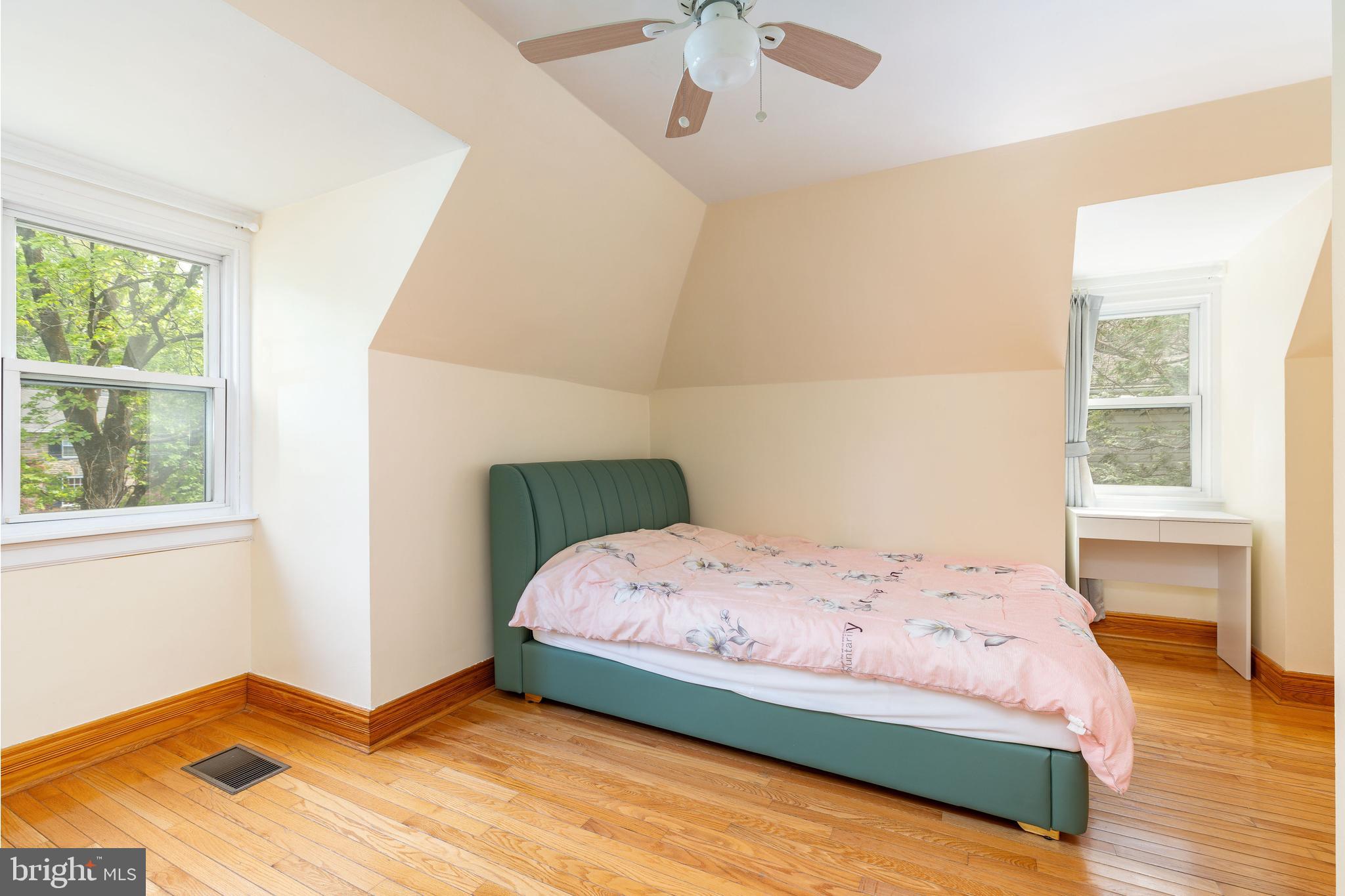 1058 HUNTINGDON PIKE