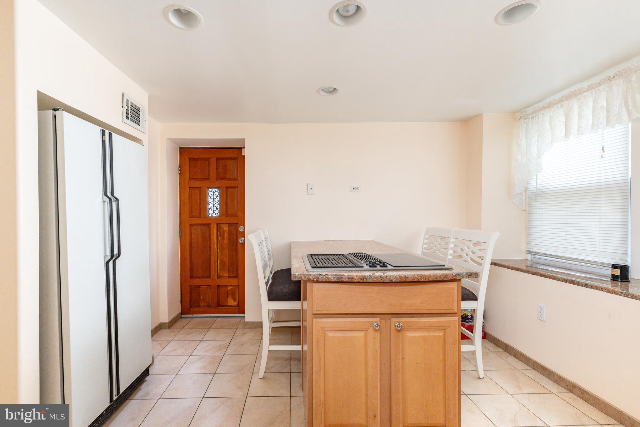 1058 HUNTINGDON PIKE