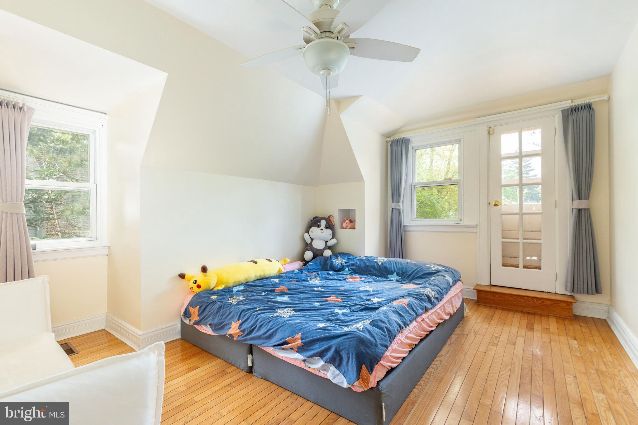 1058 HUNTINGDON PIKE